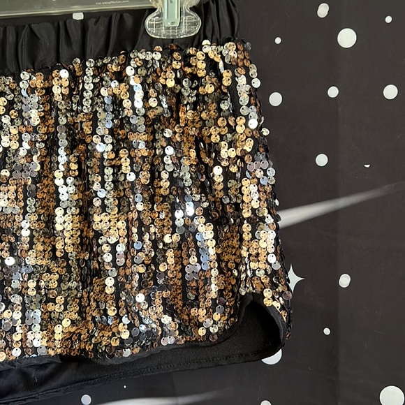 Sparkle Shorts - Picture 3 of 4
